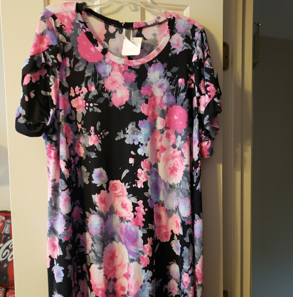 HoneyMe Curvy Flutter Sleeve Black and Pink Dress Size XL NWT